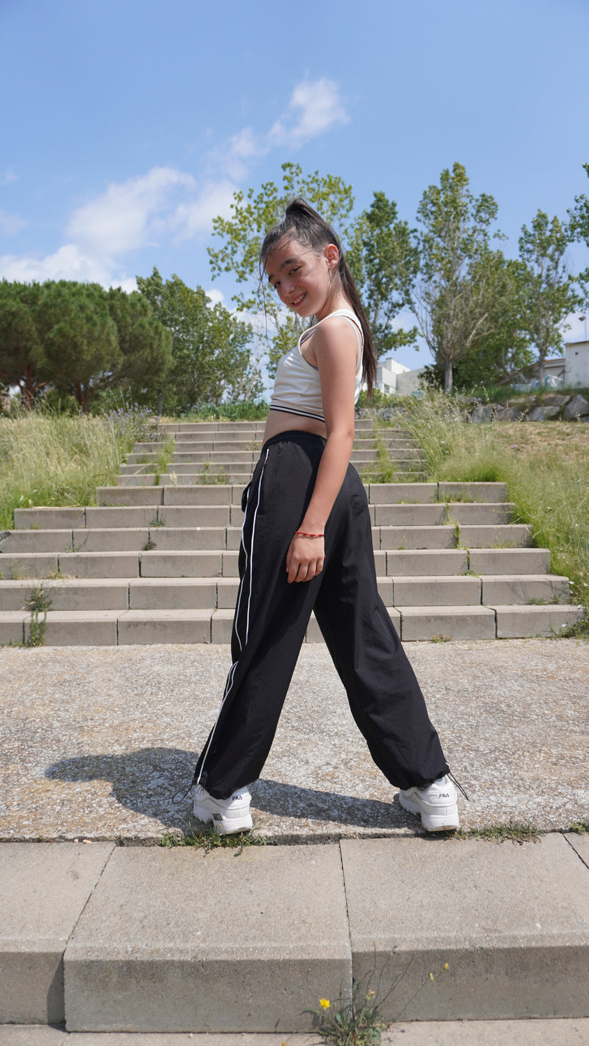 ACTIVE WEAR