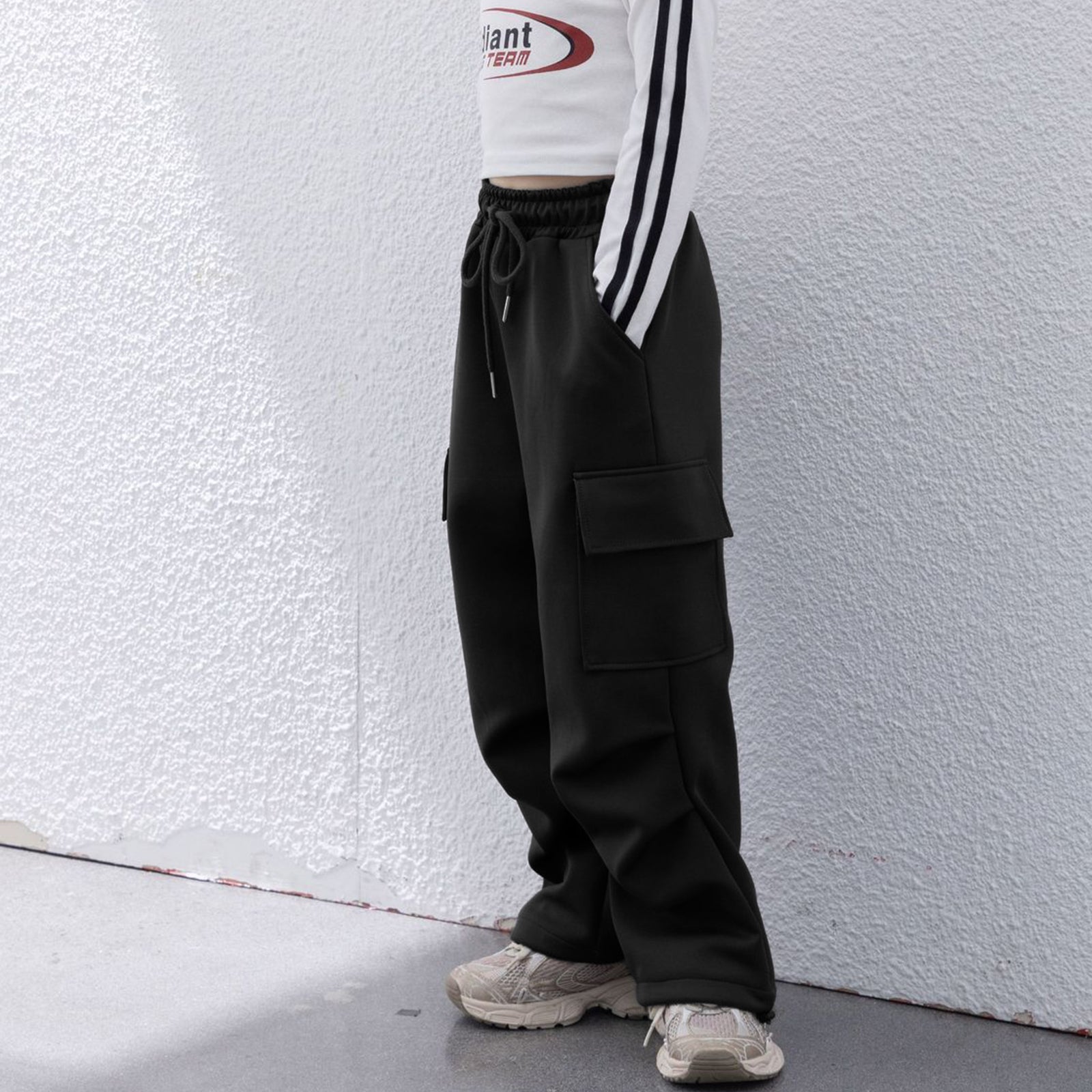 Girls Wide Leg Cargo Sweatpants with Pockets