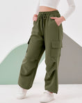 Load image into Gallery viewer, Girls Wide Leg Cargo Sweatpants with Pockets
