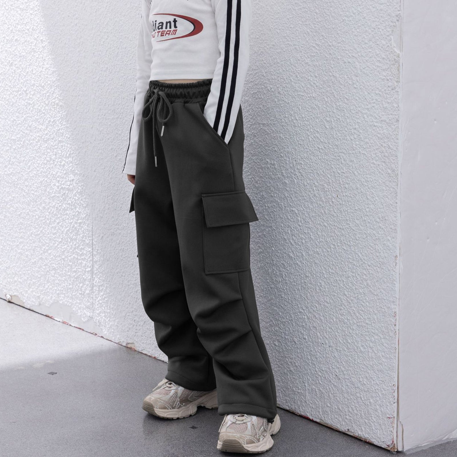 Girls Wide Leg Cargo Sweatpants with Pockets